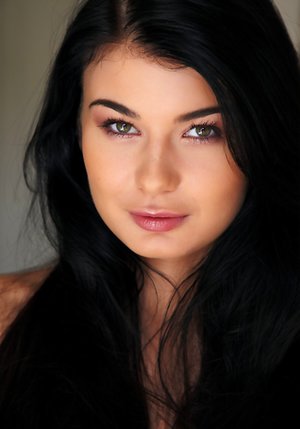 Met Art pleased to share with you a free gallery with Lucy Li showing perfect shape