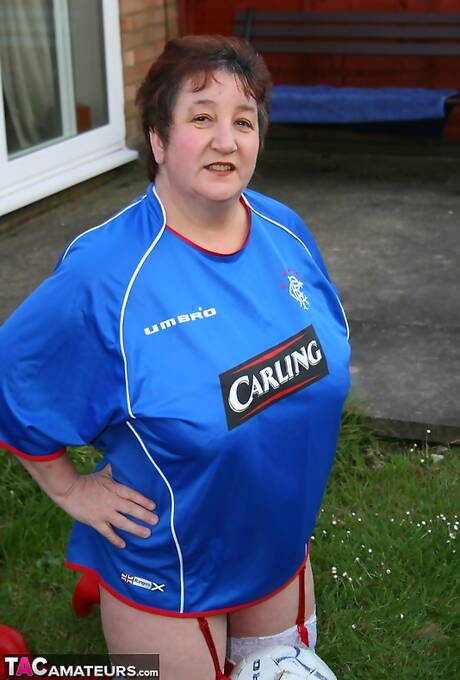 TAC Amateurs are pleased to offer you xxx pics featuring Kinky Carol xxx gallery 266954